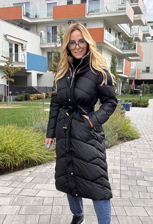 New Reby fekete – Hosszított steppelt női kabát – Innova Fashion